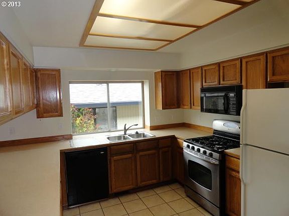 5th image of 7425 SE Augusta Ln