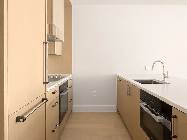 201 E 23rd St #6C — Photo 4