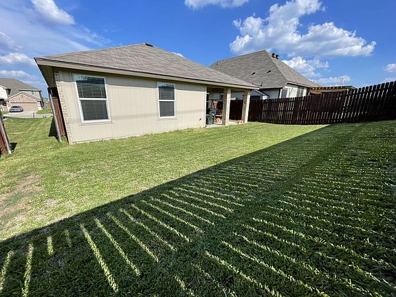 2nd image of 9407 Glynhill Ct