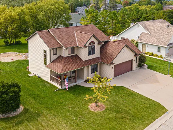 208 Kettle Ridge CIRCLE, Glenbeulah, WI 53023
