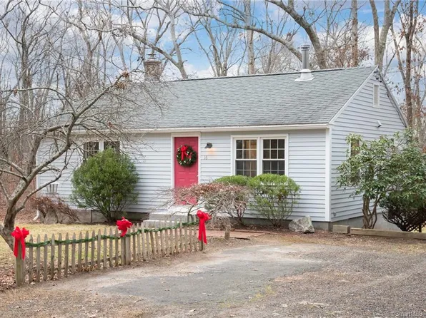 16 Slocum Rd, Clinton, CT 06413