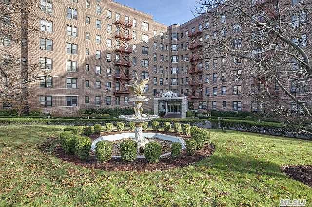 8401 Main St APT 723, Briarwood, NY 11435 | Zillow