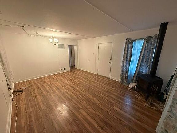 5th image of 13775 Benton St