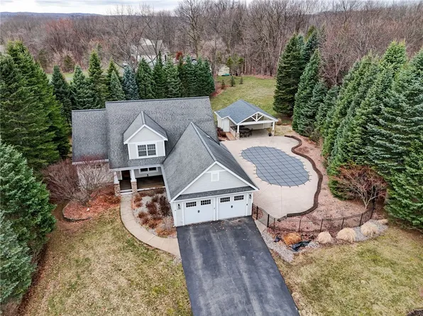 620 Saurer Farms Dr, Victor, NY 14564