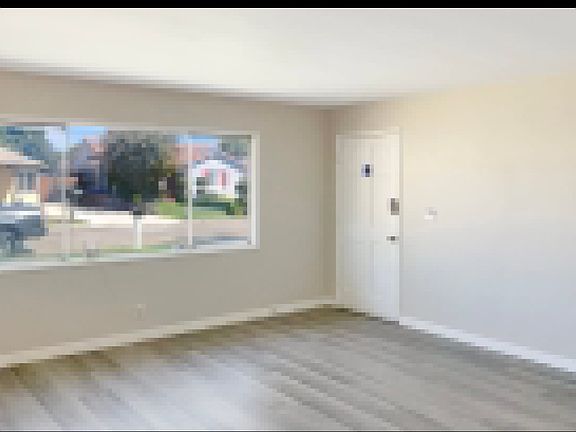 4th image of 2771 N Berkeley Ave