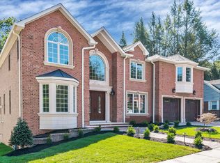 49 Robinhood Ave, Closter, NJ 07624