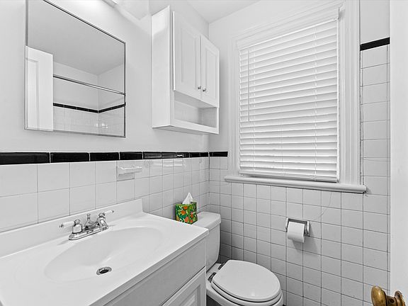 5th image of 5701 Wythe Ave