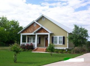 625 Laurel Ave, Comer, GA 30629