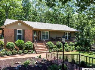 2008 Woodcroft Dr NE, Huntsville, AL 35811