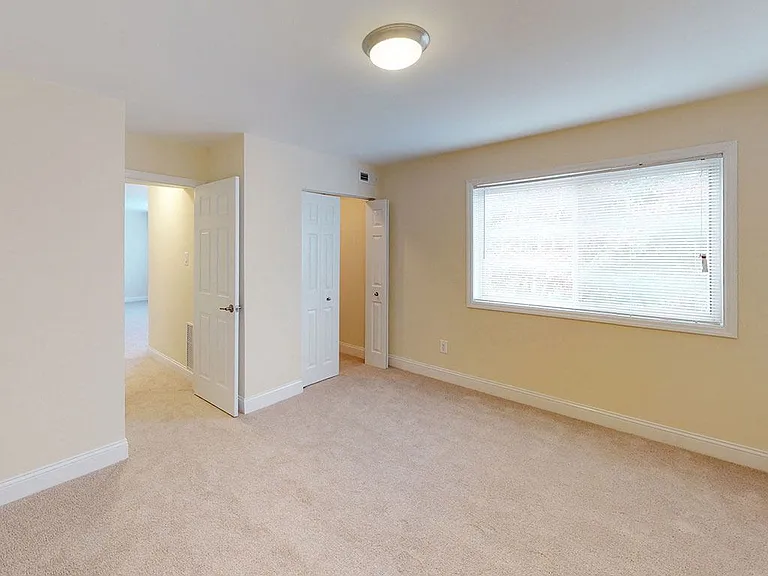 Woodlee Terrace Apartments — Photo 15