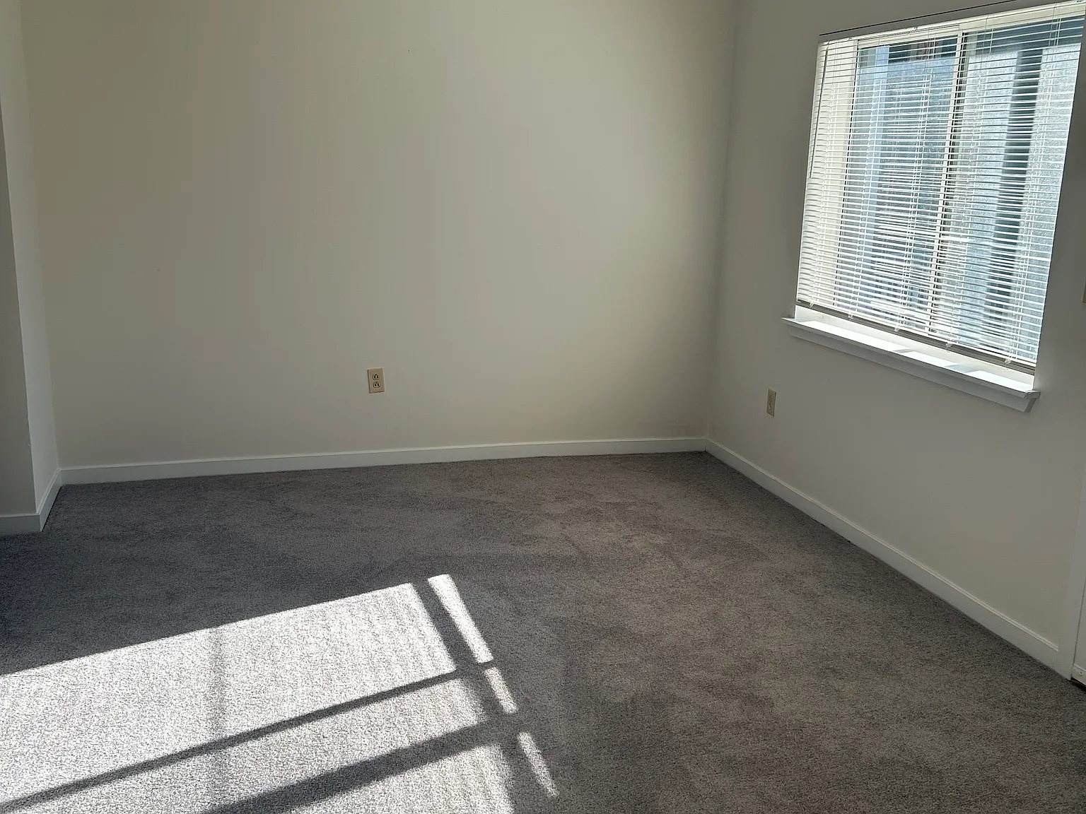1 bed, 865 sqft, $1,995 — Photo 3