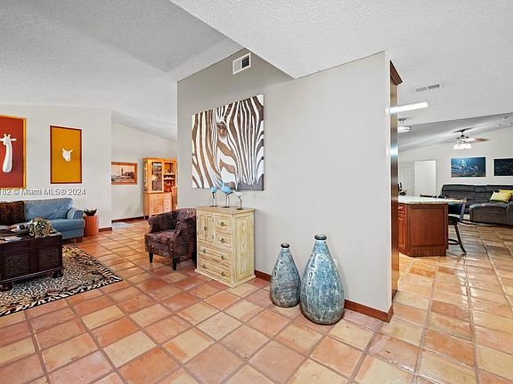 5th image of 15833 Stonetower St