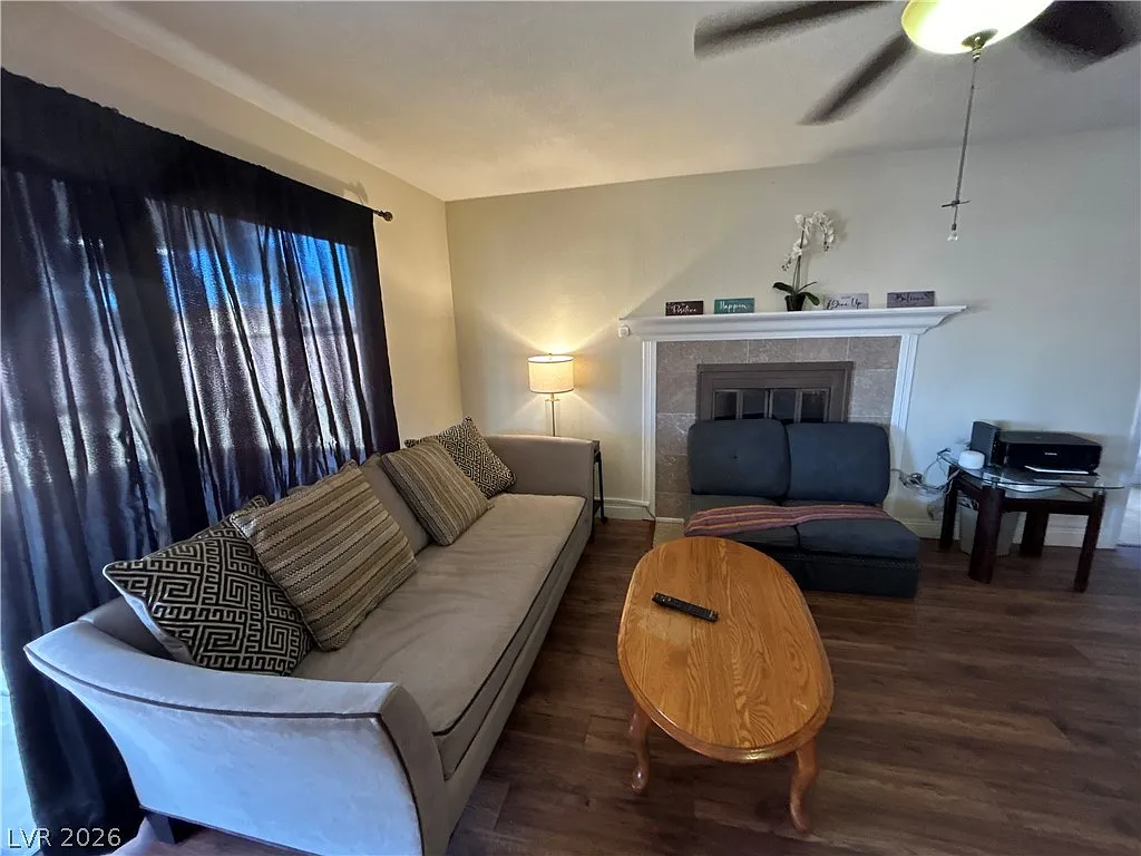 4 bed, 2226 sqft, $2,399 — Photo 4