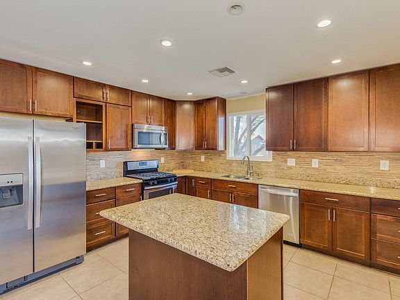 3rd image of 3416 W Willow Ave
