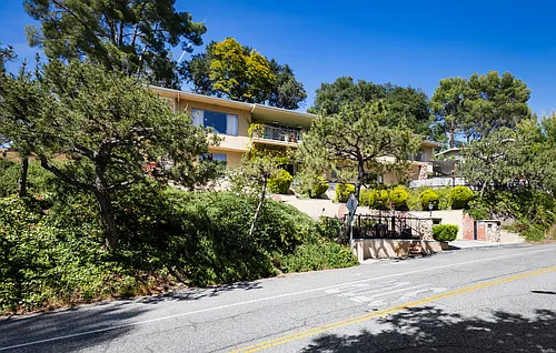 3139 Linda Vista Rd Photo 1