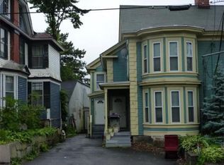 11 Nesmith St, Lowell, MA 01852