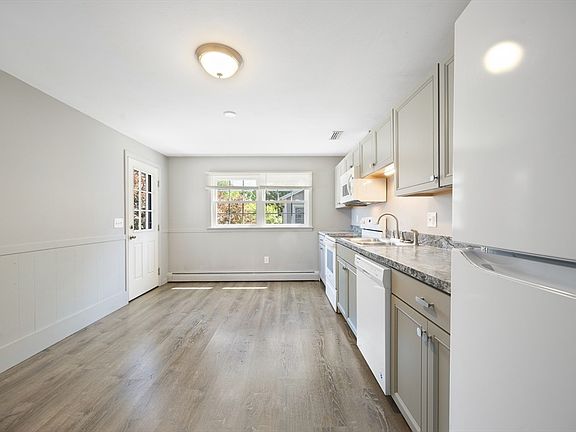5th image of 44 White St