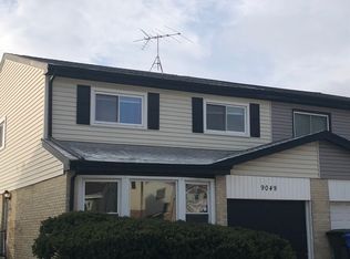 9049 Hollyberry Ave, Des Plaines, IL 60016