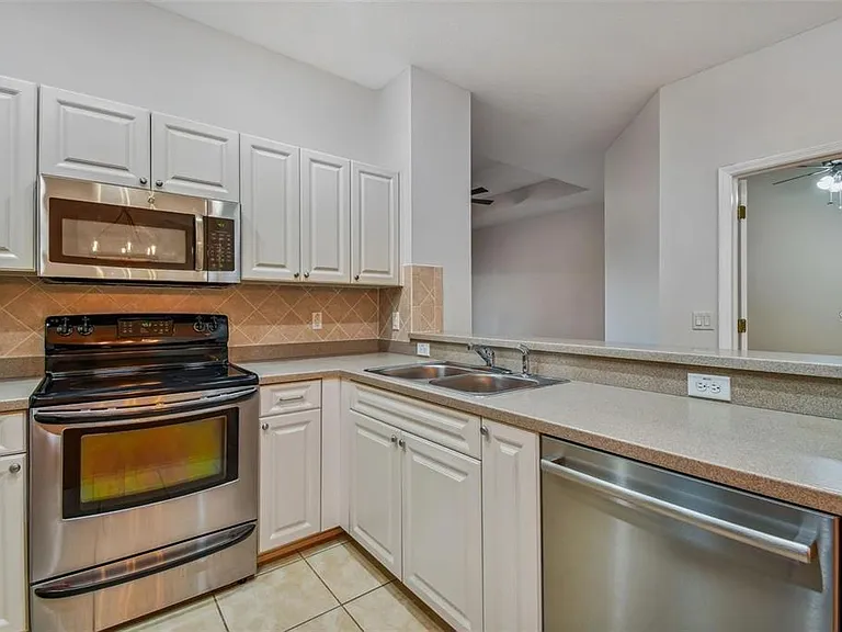 11232 Port Douglas Dr — Photo 4