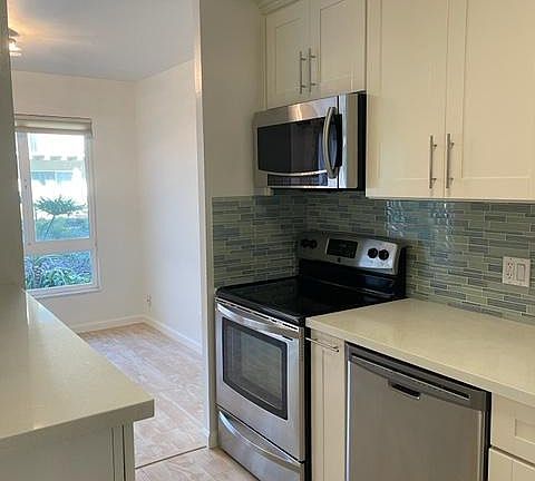 3rd image of 800 N Delaware St APT 207
