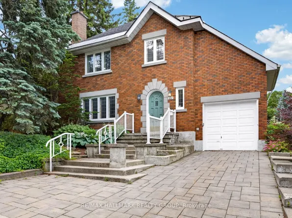 234 Old Irving Pl, Ottawa, ON K1Y 1Z8