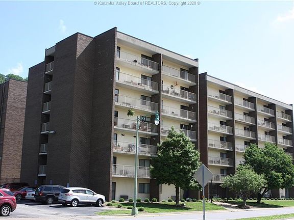 2nd image of 2106 Kanawha Blvd E APT 226
