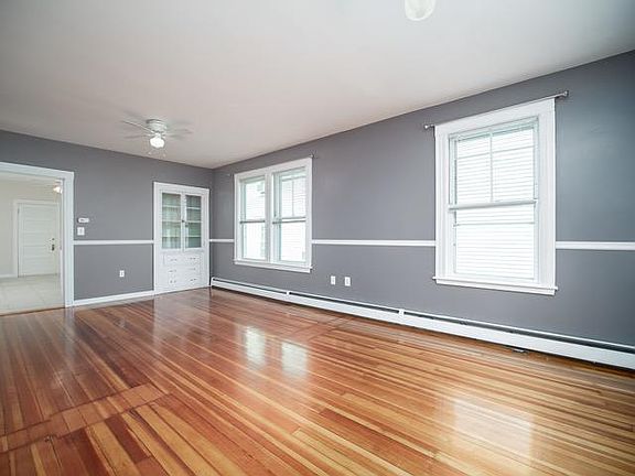 3rd image of 15 Hancock St Unit 1