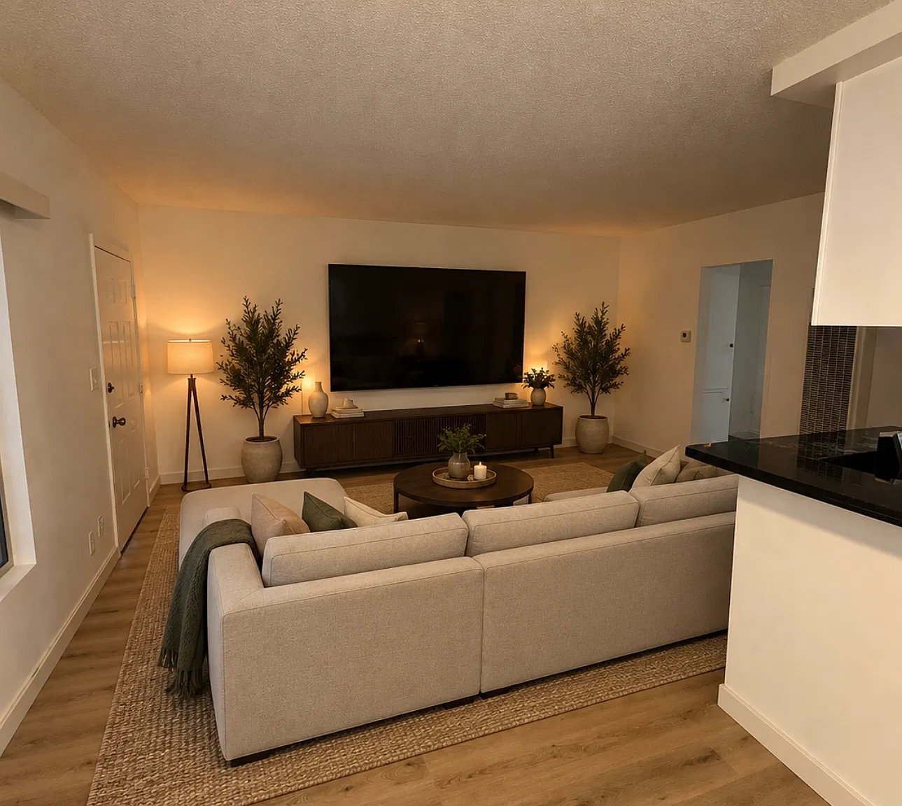 12757 Caswell Ave — Photo 3