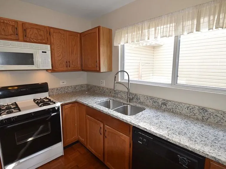 290 Le Parc Cir — Photo 12