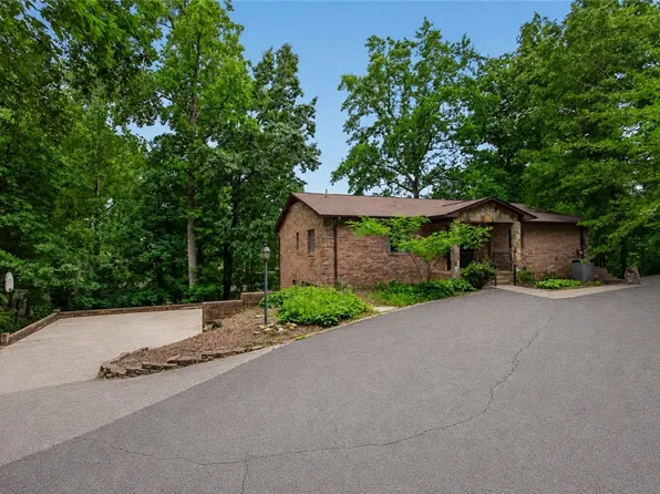 304 Lakeside Dr, Seneca, SC 29672