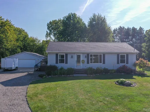 3403 S Irish Rd, Davison, MI 48423