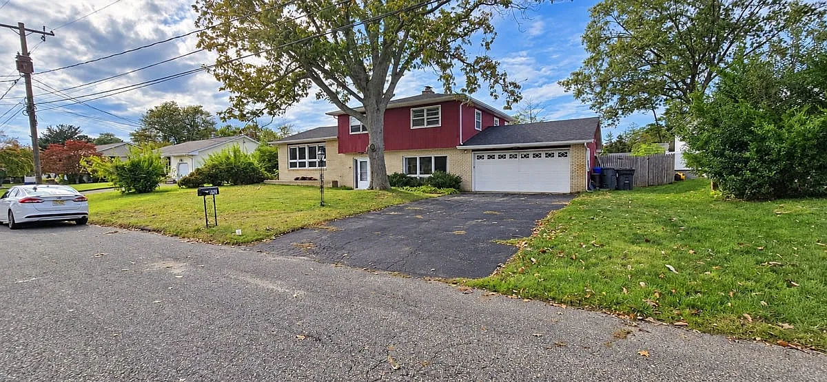 3 bed, 2.5 bath, 2856 sqft, $5,500 — Photo 2