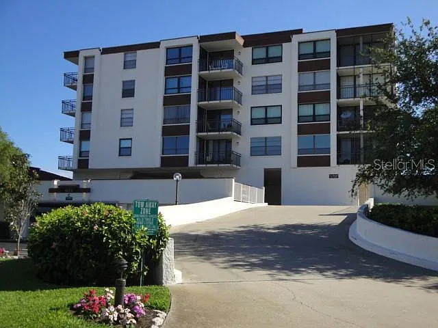 6177 Sun Blvd #606