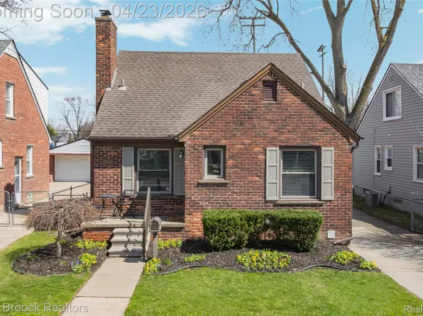 2048 Gardner Ave, Berkley, MI 48072