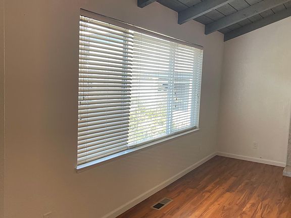 3rd image of 856 Canfield Ct APT 1