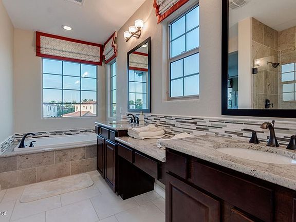 3rd image of 4039 S Pecan Dr