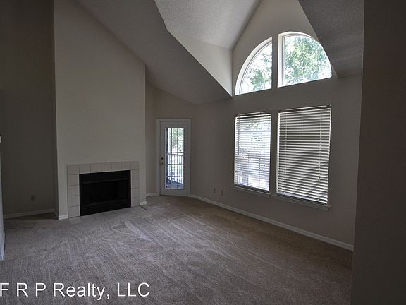 4th image of 6178 Westgate Dr APT 303