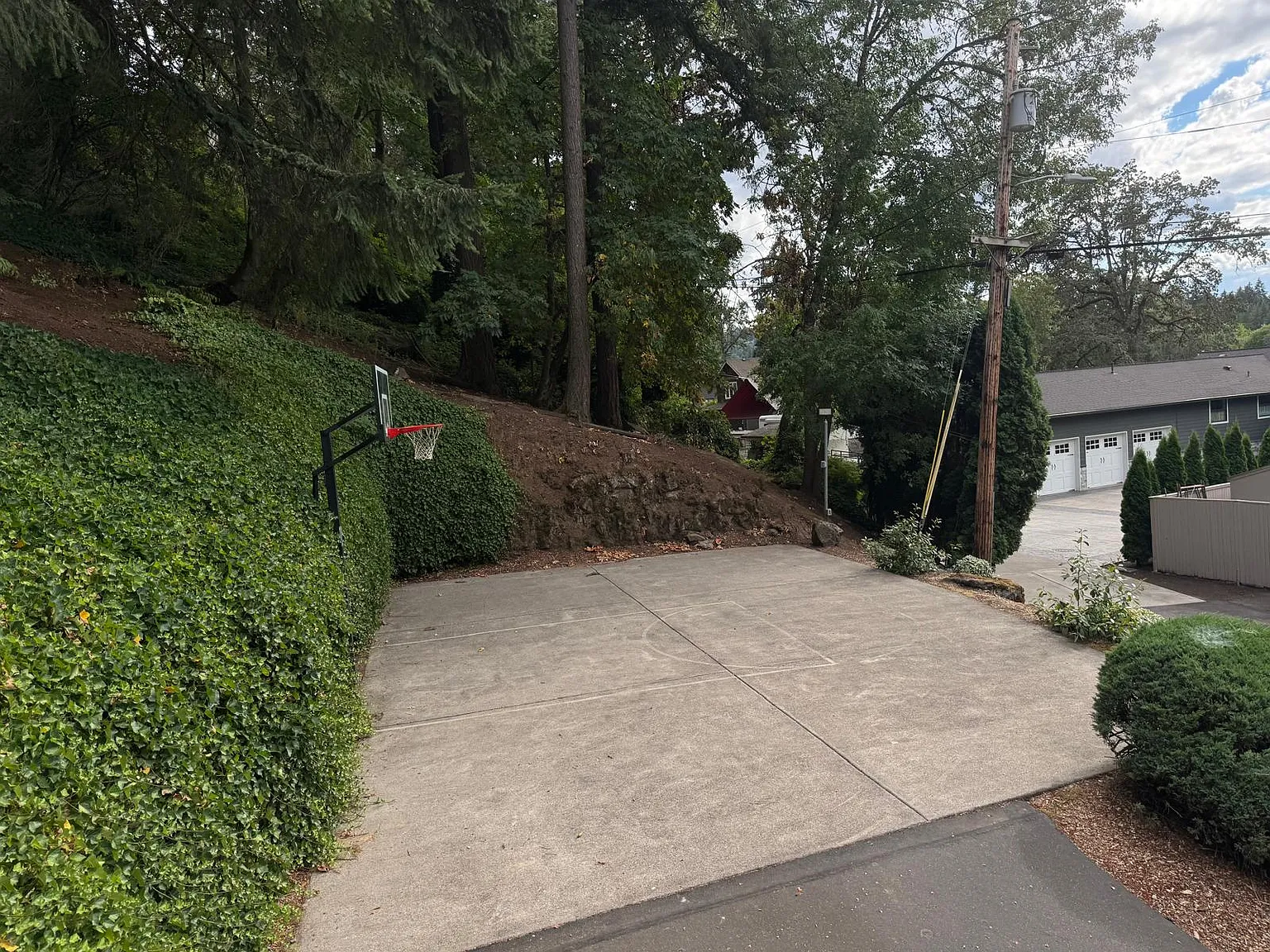 4 bed, 2217 sqft, $3,795 — Photo 4