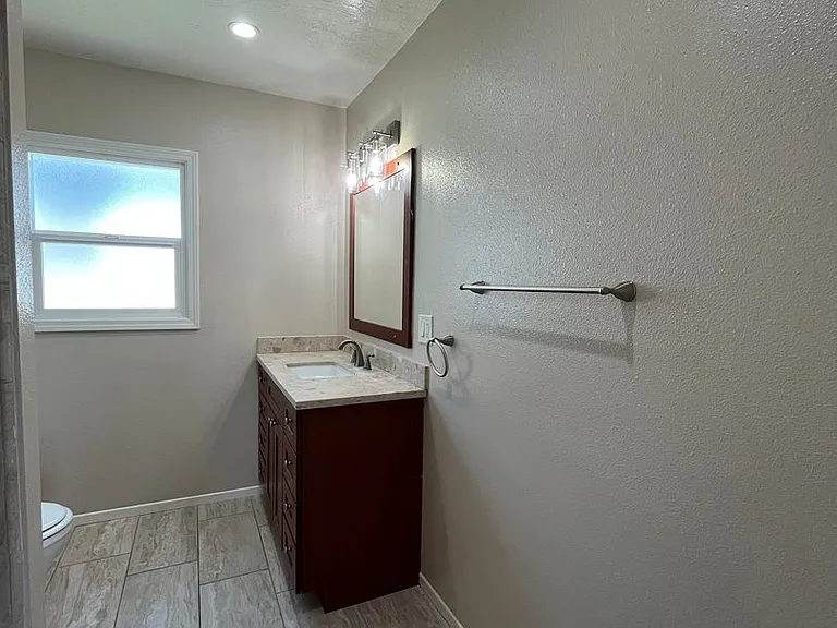 3910-3922 E Mayfield St — Photo 13