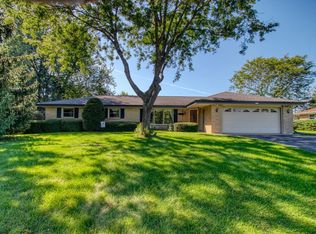 1127 Woodside Ln, Hubertus, WI 53033