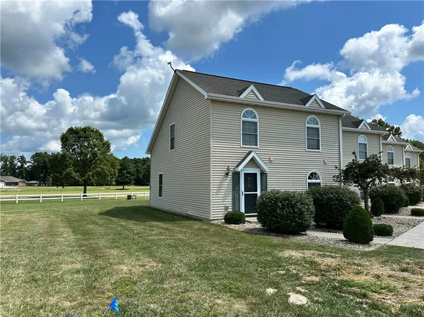 609 Beyers Lake Est, Pana, IL 62557