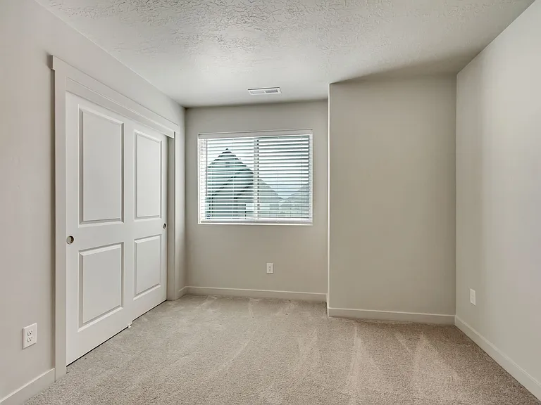 2412 N Sunmore Way — Photo 17