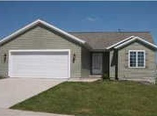 762 Green Meadows Dr, Middleville, MI 49333