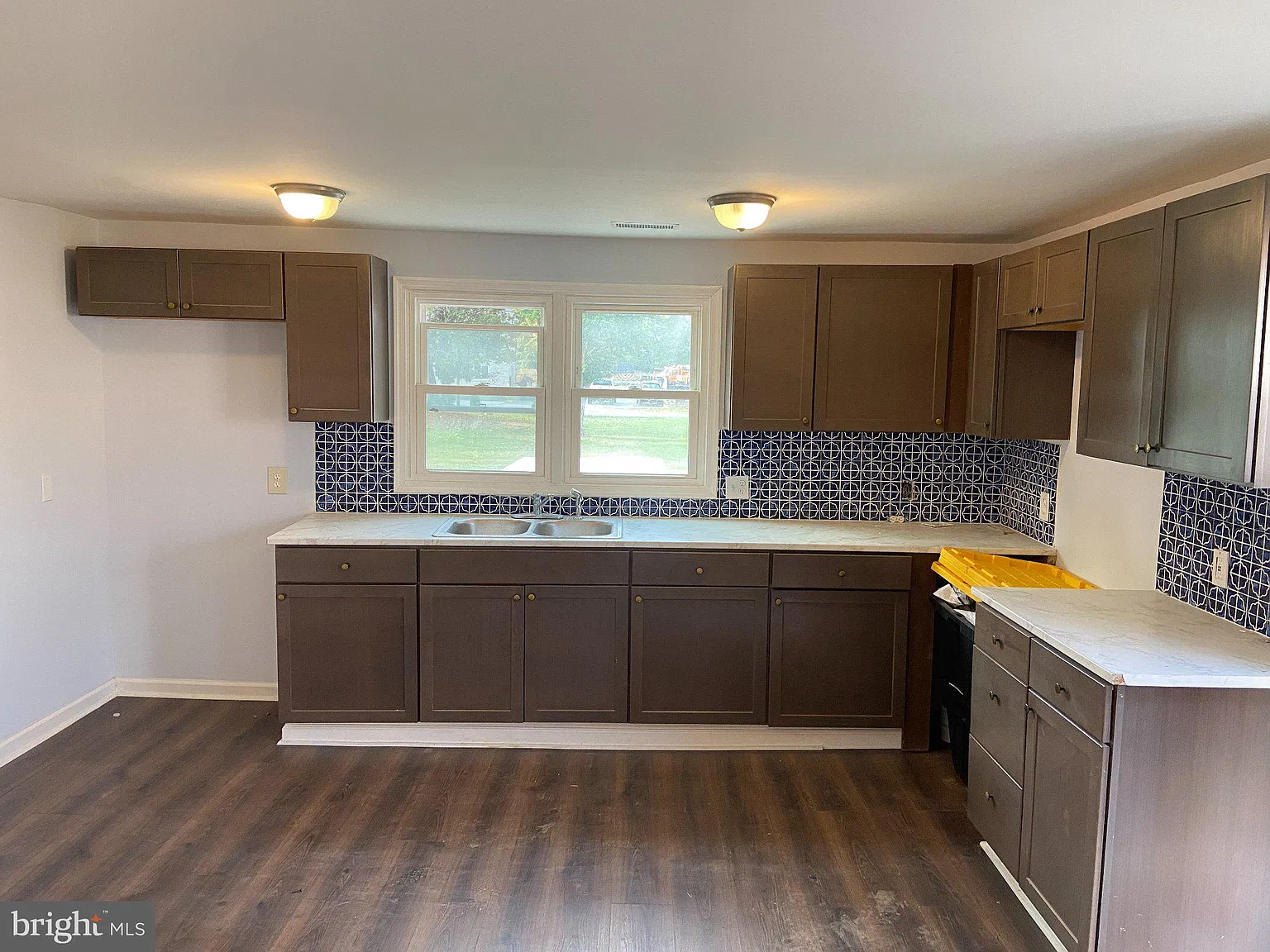 3 bed, 2.0 bath, 912 sqft, $2,000 — Photo 4