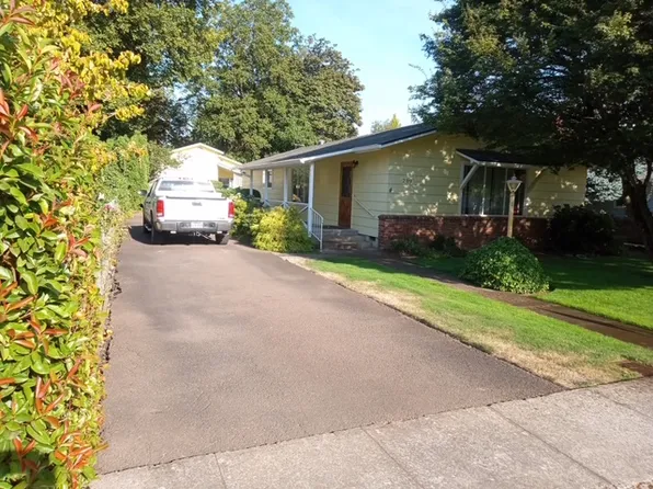 209 Washburn St, Brownsville, OR 97327