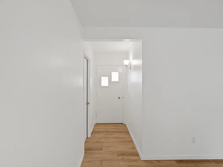 1921 Jardin Dr — Photo 15