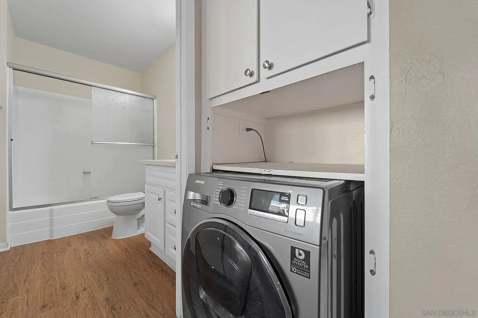 2 bed, 726 sqft, $2,700 — Photo 4
