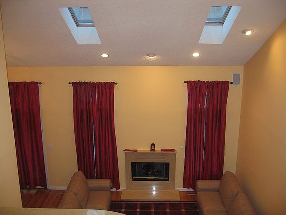 Large Living/Family Room with Valuted ceiling