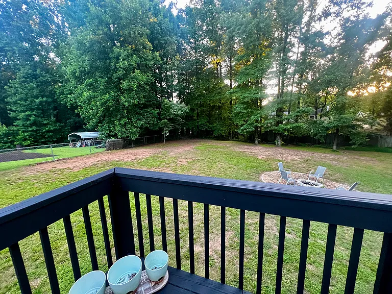 Large yard w burn pit
