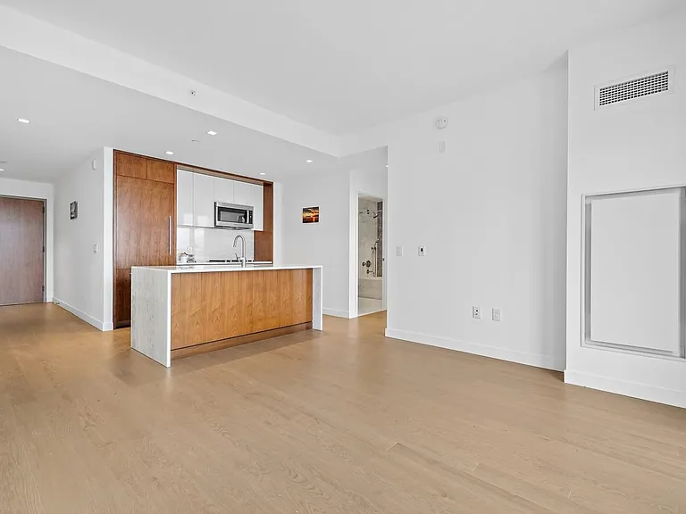 75 Park Ln S #1102R — Photo 4
